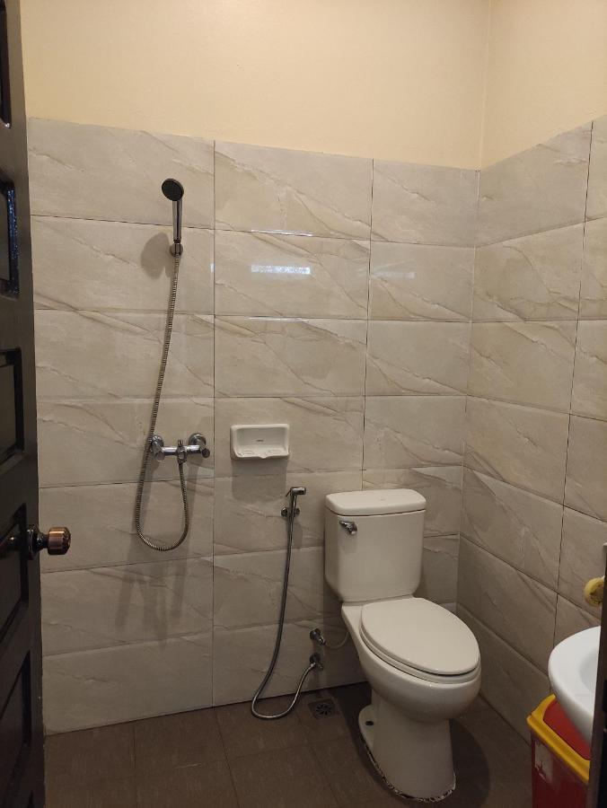 Attran Hotel Моламьяйн Экстерьер фото