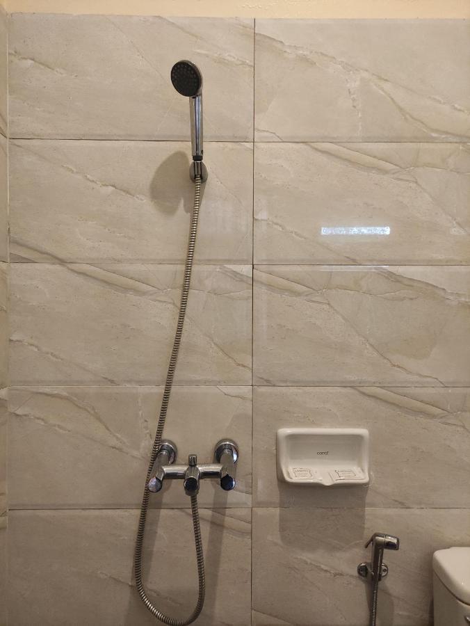 Attran Hotel Моламьяйн Экстерьер фото