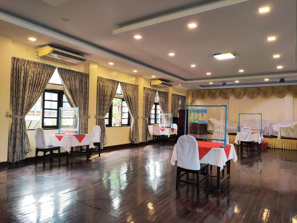 Attran Hotel Моламьяйн Экстерьер фото
